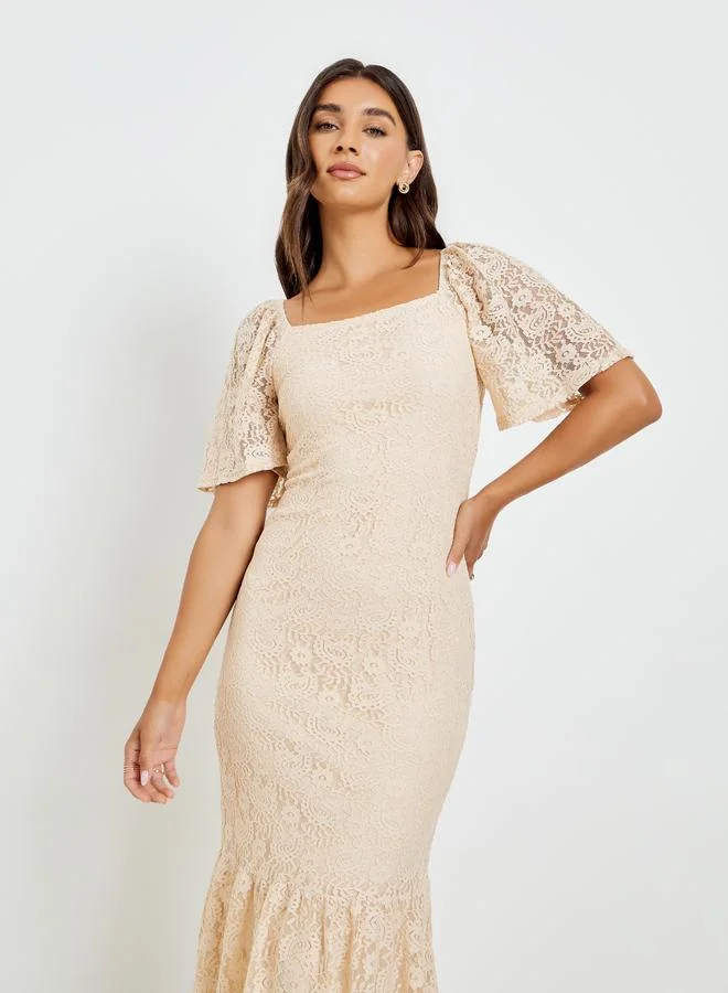 ستايلي فستان ميدي دانتيل بحافة ذيل السمكة